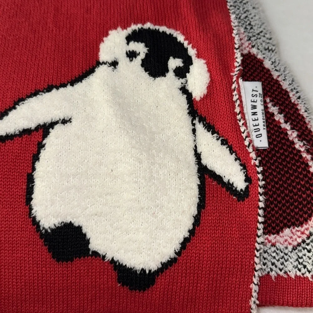 Queens West Christmas 2024 penguin oversized throw